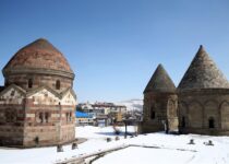 KÜMBETLER